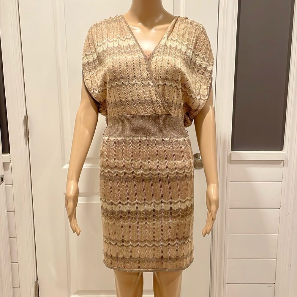 ARDEN B. women’s gold-tone sleeveless chevron knit dress Size S